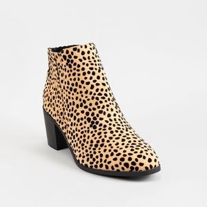 NWT Qupid Topanga Leopard Suede Chelsea Booties